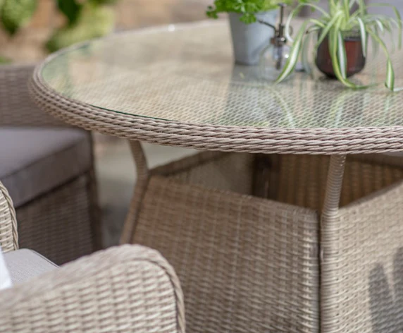Chedworth Sandstone Rattan 4 Seat Round Dining Set with Parasol & Base - Image 2