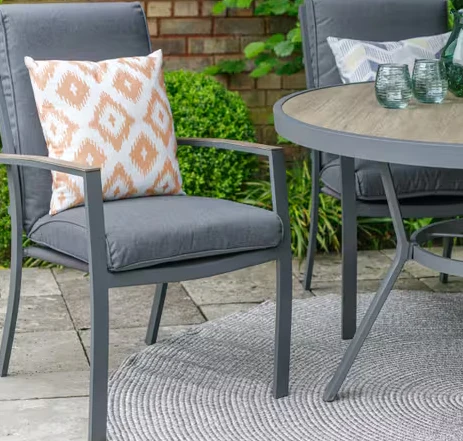 MONZA 4 SEAT SET WITH  HIGHBACK ARMCHAIRS & 2.5M PARASOL - Image 2