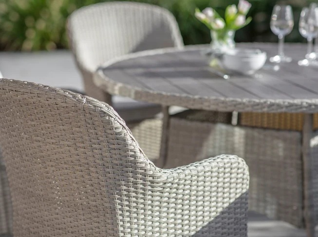 TETBURY 6 SEAT SET 135CM PARASOL & BASE NUTMEG - Image 3