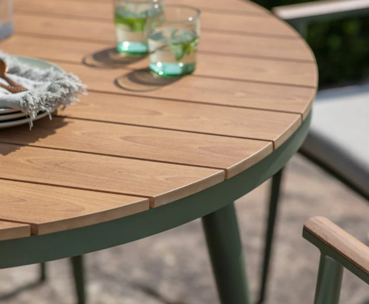WISLEY SAGE 4 SEAT ROUND DINING SET - Image 3